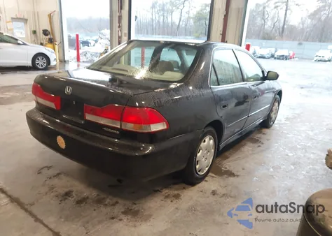 2001 Honda Accord 2.3 Lx z USA, uszkodzony, nr VIN JHMCG66511C004135